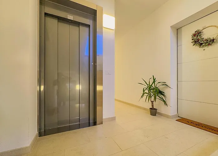 Relax E Stile A By Host Hero *